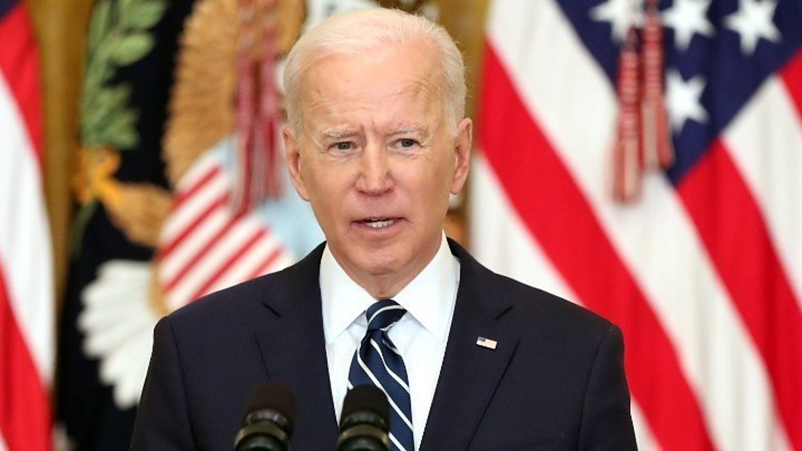 Μπάιντεν: Θα παρασημοφορήσει σφοδρό επικριτή του Ντόναλντ Τραμπ