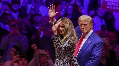 Donald και Melania Trump: Το «καίνε» στο πρωτοχρονιάτικο πάρτι – Τραγουδούν και χορεύουν το YMCA