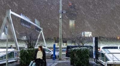 Προβλήματα στις μετακινήσεις σε Βρετανία και Ολλανδία εξαιτίας των σφοδρών χιονοπτώσεων 