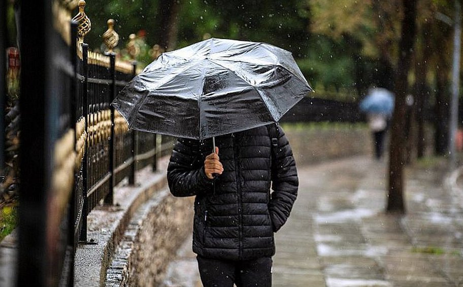 Αλλάζει ο καιρός από την Κυριακή: Έρχονται βροχές, χιόνια και πτώση της θερμοκρασίας