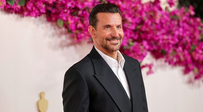 Bradley Cooper: Γιορτάζει τα 50ά του γενέθλια με την 7χρονη κόρη του στο γήπεδο