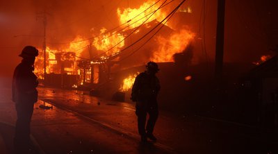 Πύρινη κόλαση στο Λος Άντζελες: Δύο νεκροί, μαζικές εκκενώσεις - ΒΙΝΤΕΟ 