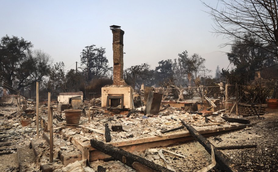 ΗΠΑ: Η Τζέιμι Λι Κέρτις δωρίζει 1 εκατ. δολάρια για να στηρίξει το Λος Άντζελες μετά τις πυρκαγιές