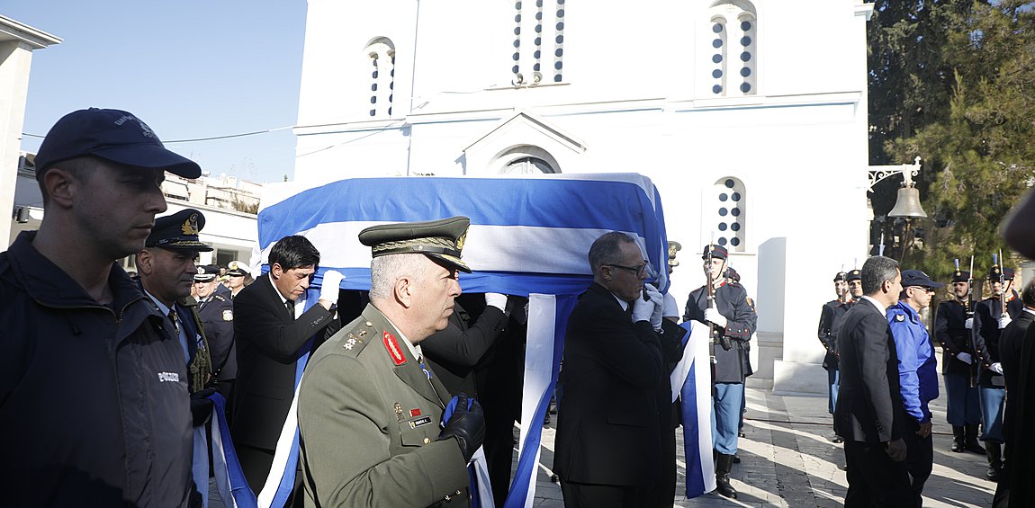 LIVE: Tο «τελευταίο αντίο» στον Κώστα Σημίτη