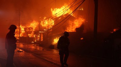 Κόλαση επί γης το Λος Άντζελες: Στάχτη έγιναν πάνω από 115.000 στρέμματα - Κάηκαν  1.500 σπίτια - Επιχειρούν πάνω από 7.500 πυροσβέστες