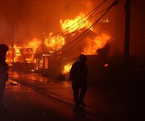 Κόλαση επί γης το Λος Άντζελες: Στάχτη έγιναν 1.500 σπίτια - Επιχειρούν πάνω από 7.500 πυροσβέστες