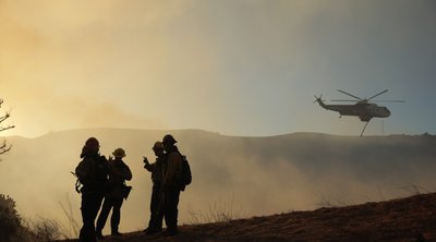 Λος Άντζελες: Συνεχίζεται η μάχη με τις φλόγες - Στους 7 οι νεκροί