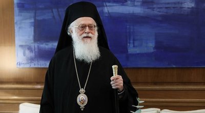 Δύσκολες ώρες για τον Αρχιεπίσκοπο Αλβανίας Αναστάσιο: Εισήχθη εκτάκτως στο χειρουργείο 