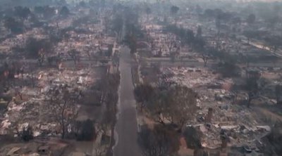 Εικόνες Αποκάλυψης στο Λος Αντζελες: Εκτός ελέγχου οι φωτιές - Συγκλονιστικό βίντεο από drone