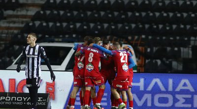 Super League: Ο Βόλος «πάγωσε» τον ΠΑΟΚ - Με δύο γκολ στις καθυστερήσεις κέρδισε 2-1 μέσα στην Τούμπα