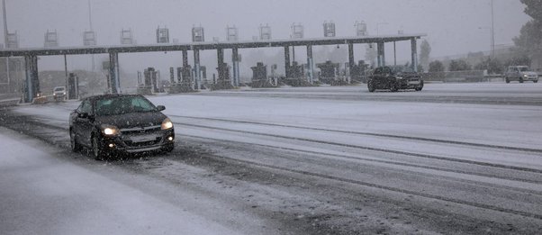 Σε ισχύ έκτακτα μέτρα για την κακοκαιρία: Απαγόρευση κυκλοφορίας φορτηγών - Ποια σχολεία θα κλείσουν 