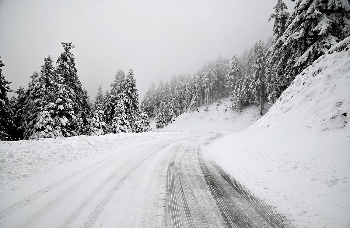 Κακοκαιρία: Χιονοπτώσεις, καταιγίδες και καταστροφές – Πότε θα εξασθενήσουν τα φαινόμενα