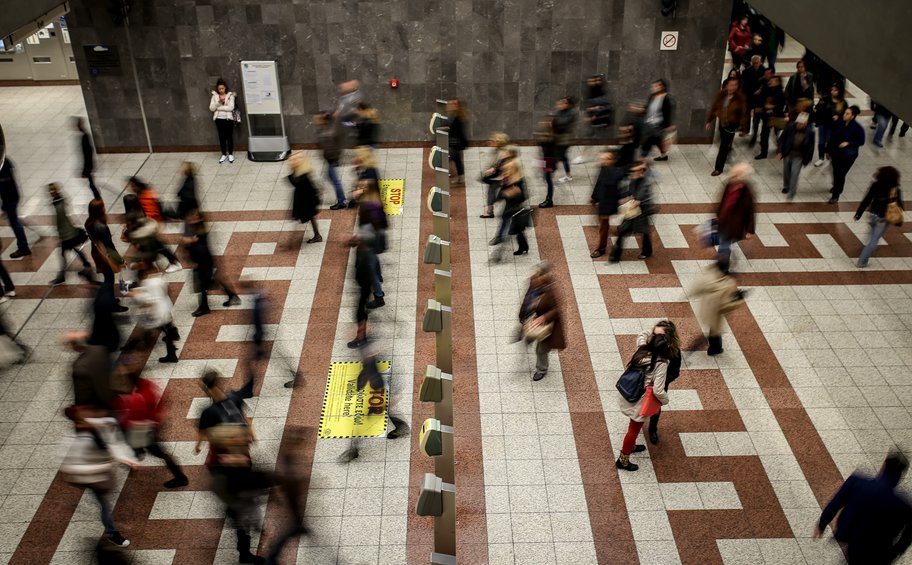 «Πρεμιέρα» για τις ανέπαφες πληρωμές σε μετρό, τραμ, λεωφορεία και τρόλεϊ - Τα οφέλη για τον επιβάτη
