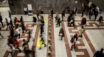 «Πρεμιέρα» για τις ανέπαφες πληρωμές σε μετρό, τραμ, λεωφορεία και τρόλεϊ - Τα οφέλη για τον επιβάτη
