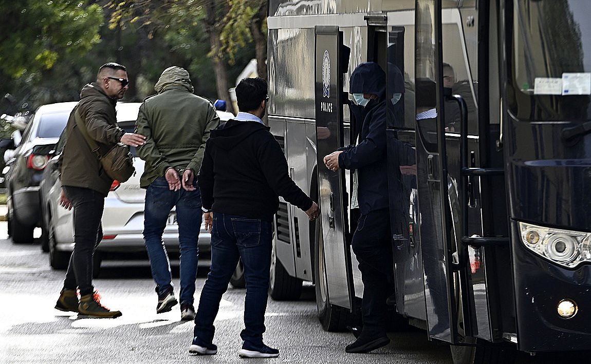 «Έμπαινε πολύ μετρητό…»: Αποκαλυπτική μαρτυρία υπαλλήλου του κυκλώματος προστασίας