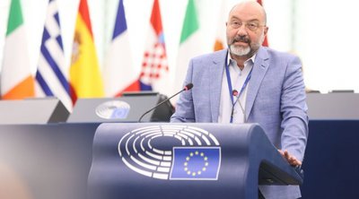 Σ. Αρναούτογλου σε Κομισιόν: Ευρωπαϊκή δράση κατά της παραπληροφόρησης και των bots