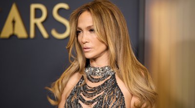 Jennifer Lopez: Η εκπληκτική δωρεά ρούχων για την ανακούφιση των πυρόπληκτων του Λος Άντζελες