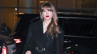 Taylor Swift: Φέρνει την punk τάση στο σήμερα με σέξι μίνι φούστα