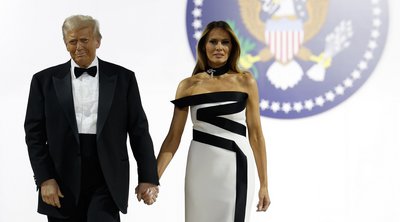 Επέτειος γάμου για Donald και Melania Trump – Άλλη αφιέρωση ως σύζυγος, άλλη ως πρόεδρος των ΗΠΑ