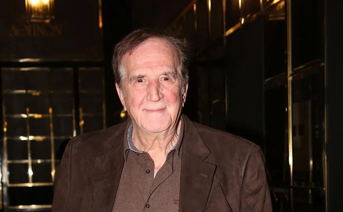 Γιώργος Κωνσταντίνου: «Αυτό που κάνουμε οι ηθοποιοί δεν υπάρχει σε κανένα άλλο επάγγελμα – Είναι λειτούργημα»