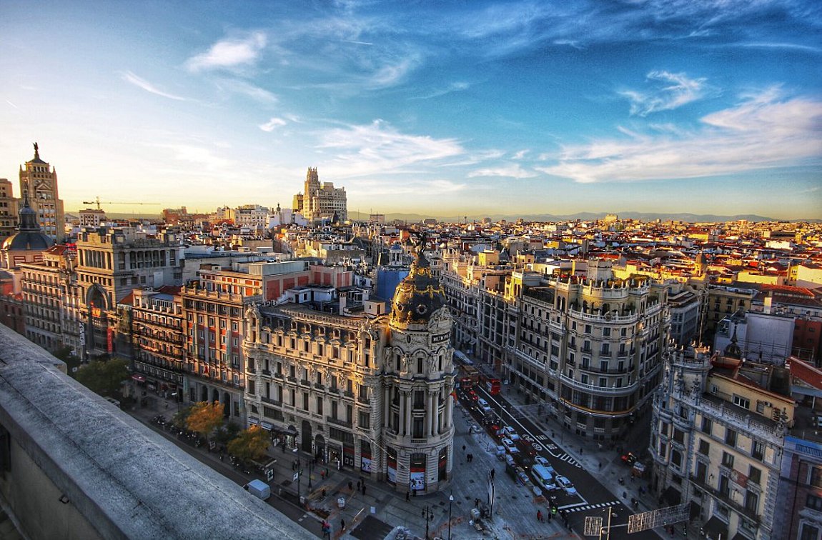 Ισπανία: Νέα αύξηση του κατώτατου μισθού κατά 4,4% – Ποιοι επωφελούνται