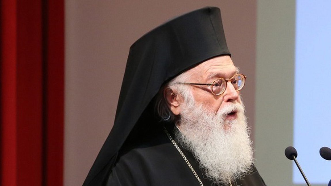 Ύστατο «χαίρε» στον μακαριστό Αναστάσιο – Στις 11.30 η εξόδιος ακολουθία