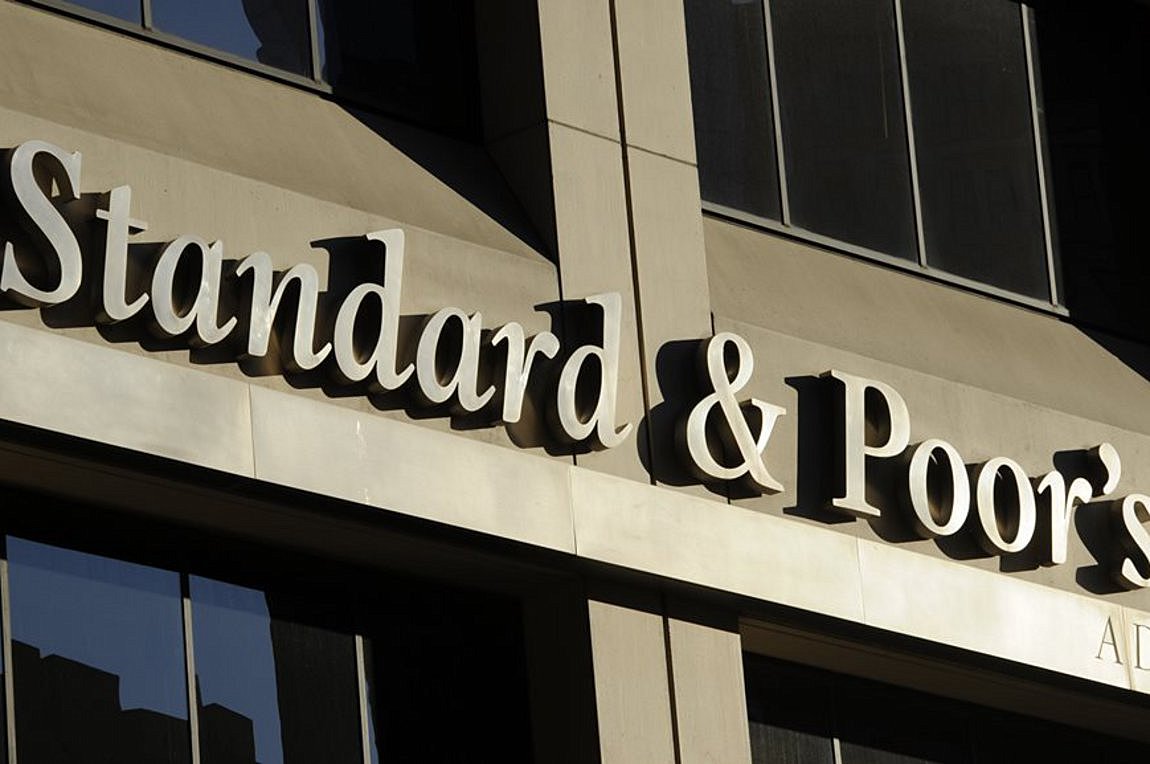 S&P Global: Αναβάθμισε τέσσερις ελληνικές τράπεζες – Ποιες πήραν την επενδυτική βαθμίδα