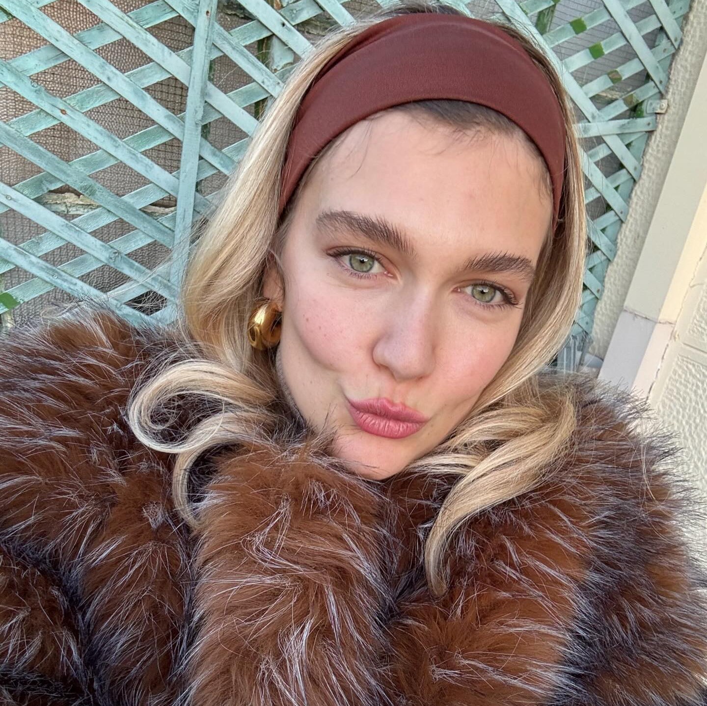 Η Κλέλια Ανδριολάτου συστήνει τη μεγαλύτερη αδελφή της