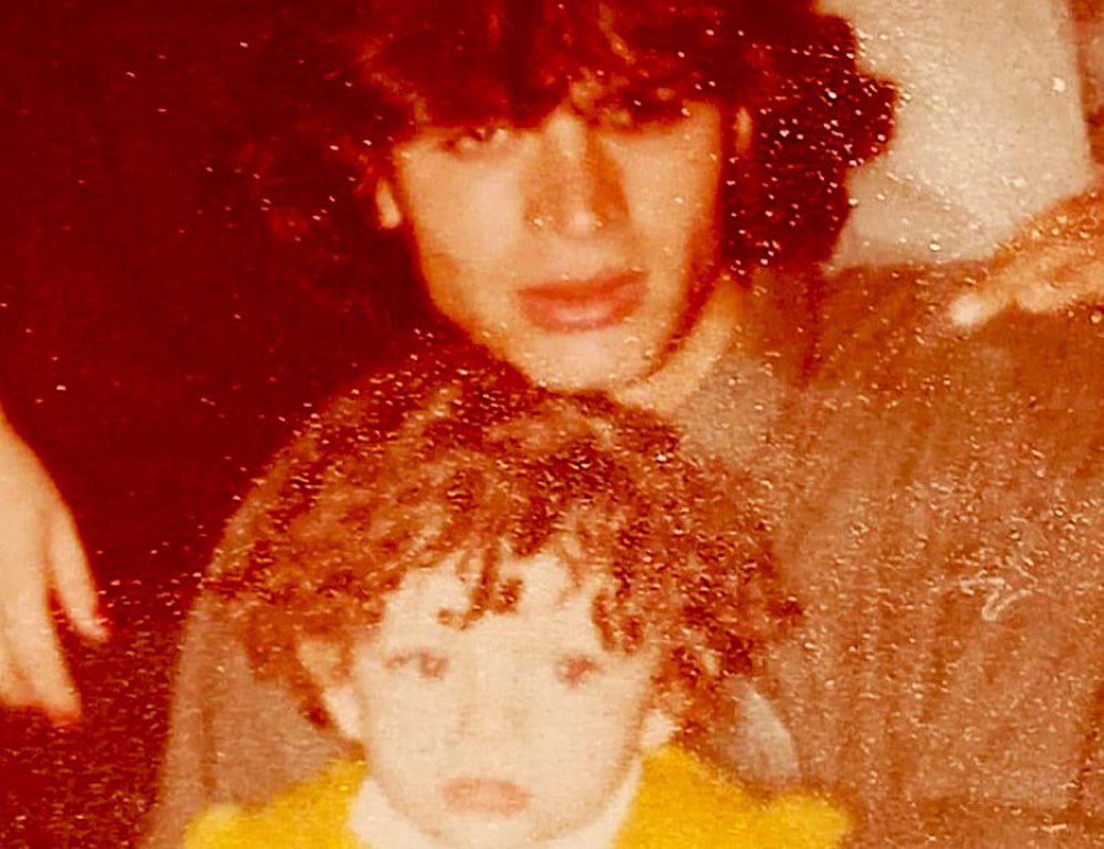 Ποια πασίγνωστη ηθοποιός είναι το κοριτσάκι στην αγκαλιά του Billy Bo;