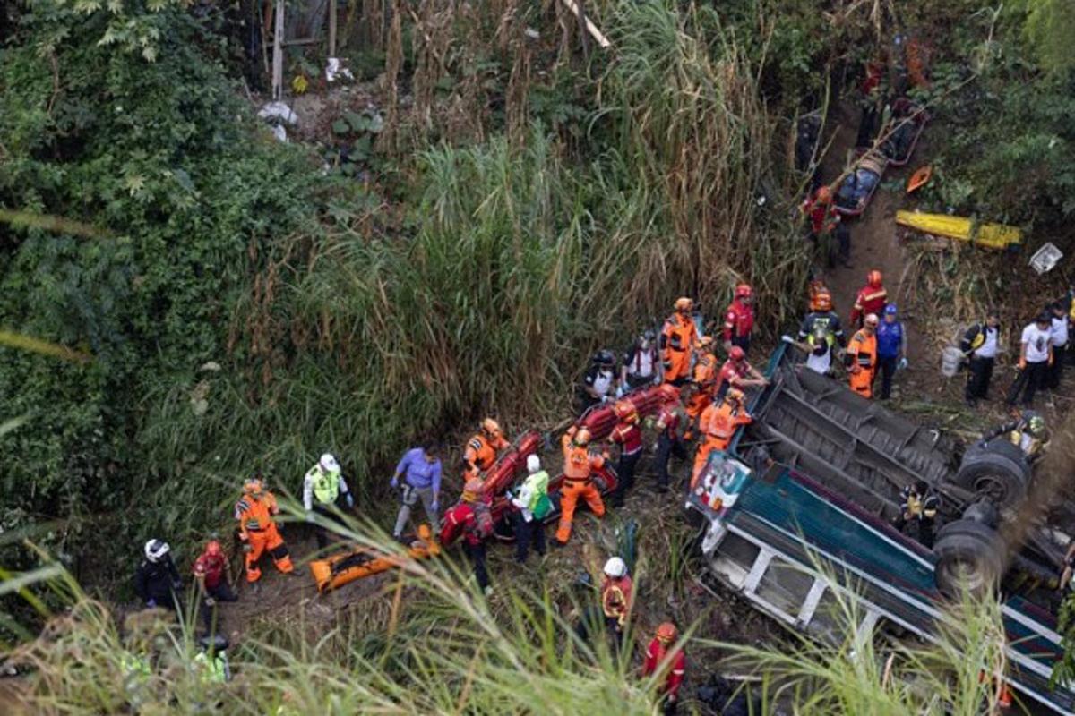 Τουλάχιστον 55 νεκροί σε τροχαίο με λεωφορείο στη Γουατεμάλα